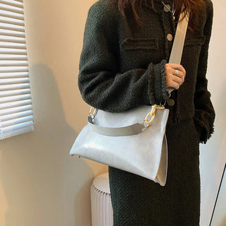 Fenna Chain Detail Shoulder Bag
