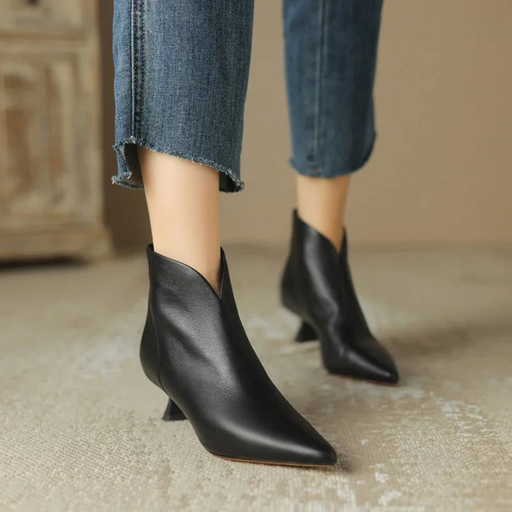 Vanguar Kitten Heel Boots