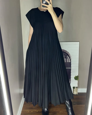 Adeline Simple Pleated Sleeveless Dress